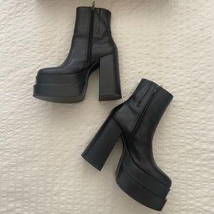 Steve Madden cobra boots